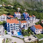 Апартаменты Lavilla - Two Bedroom With Balcony And Sea View Uti