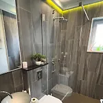 Lavilla - Two Bedroom With Balcony And Sea View Uti * Млини