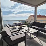 Lavilla - Two Bedroom With Balcony And Sea View Uti
