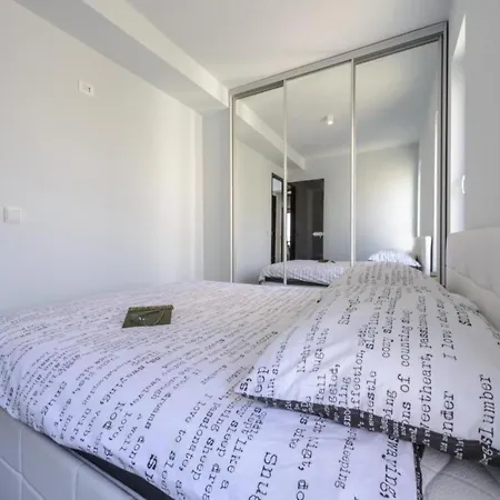 Apartman Lavilla - Two Bedroom With Balcony And Sea View Uti Mlini