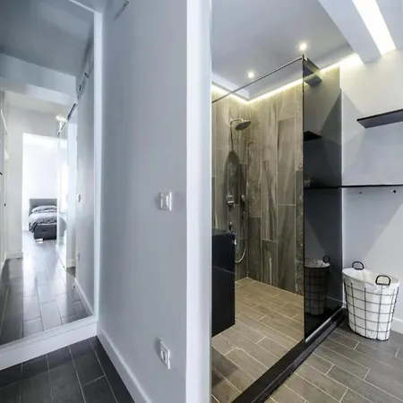 Lavilla - Two Bedroom With Balcony And Sea View Uti Apartman *