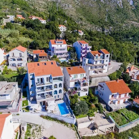 Lavilla - Two Bedroom With Balcony And Sea View Uti Apartman