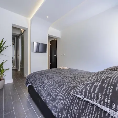 Lavilla - Two Bedroom With Balcony And Sea View Uti Apartman *