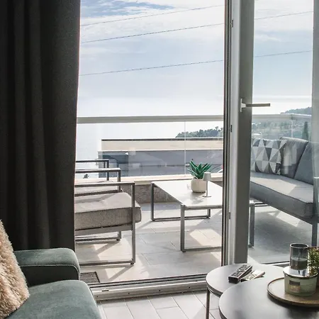 Lavilla - Two Bedroom With Balcony And Sea View Uti *