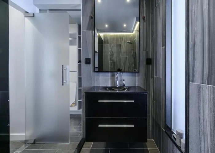 Lavilla - Two Bedroom With Balcony And Sea View Uti *