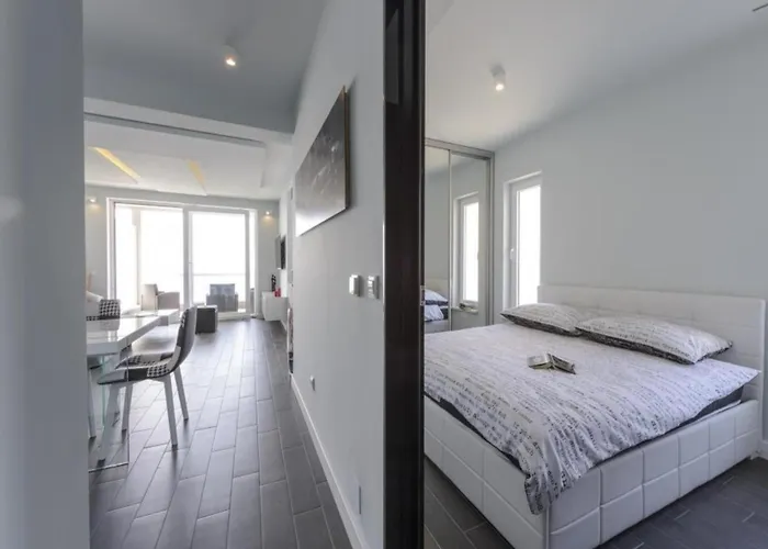 Lavilla - Two Bedroom With Balcony And Sea View Uti *