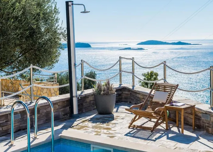 Lavilla - Two Bedroom With Balcony And Sea View Uti