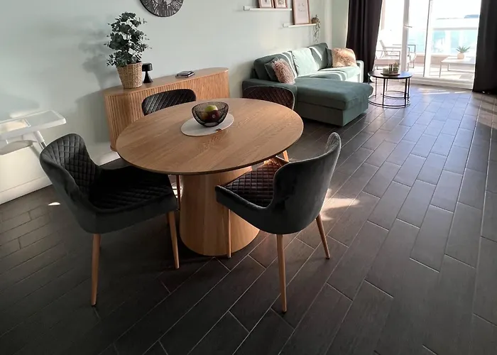 Lavilla - Two Bedroom With Balcony And Sea View Uti