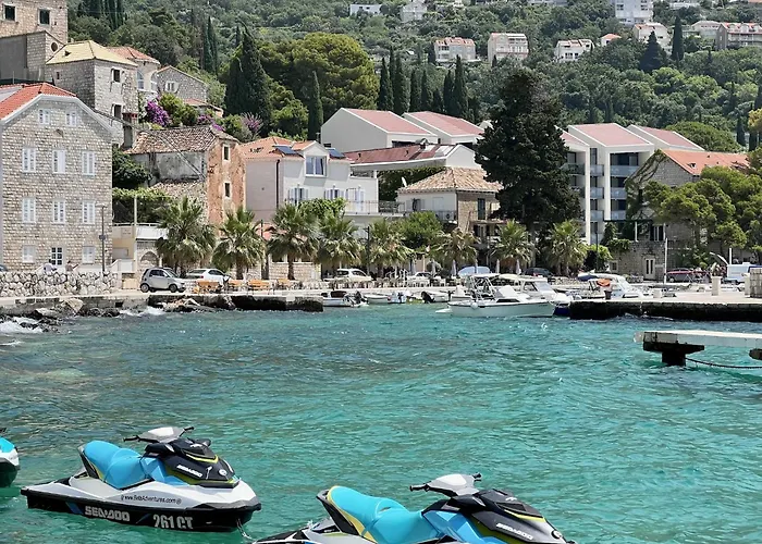 Lavilla - Two Bedroom With Balcony And Sea View Uti