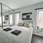 Lavilla - Two Bedroom With Balcony And Sea View Uti Daire Mlini