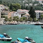 Lavilla - Two Bedroom With Balcony And Sea View Uti