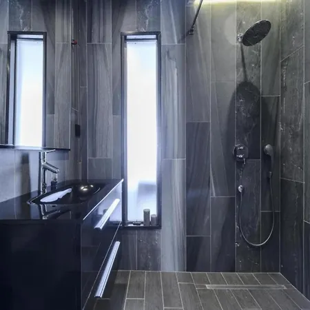 Lavilla - Two Bedroom With Balcony And Sea View Uti