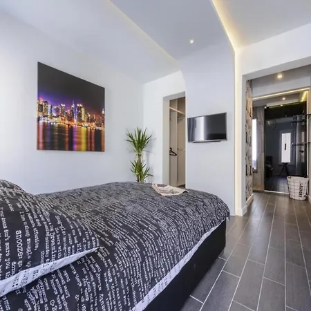 Lavilla - Two Bedroom With Balcony And Sea View Uti *