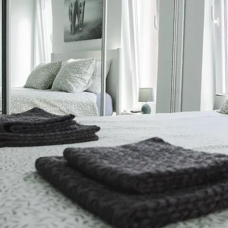 Apartmán Lavilla - Two Bedroom With Balcony And Sea View Uti