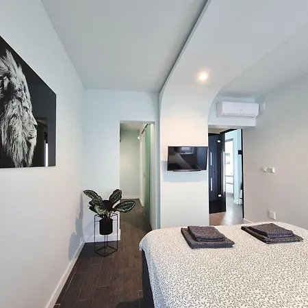 Lavilla - Two Bedroom With Balcony And Sea View Uti