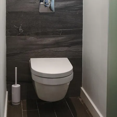 Lavilla - Two Bedroom With Balcony And Sea View Uti *