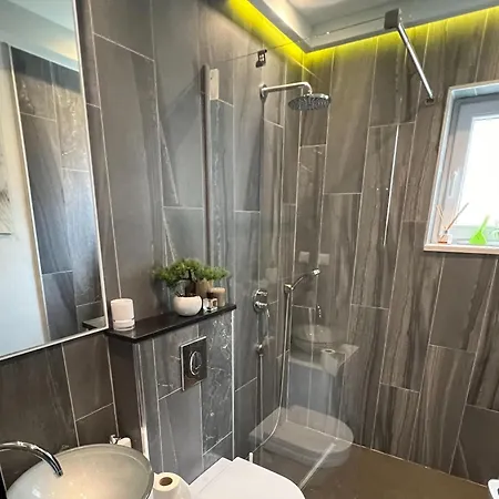 Lavilla - Two Bedroom With Balcony And Sea View Uti * Mlini