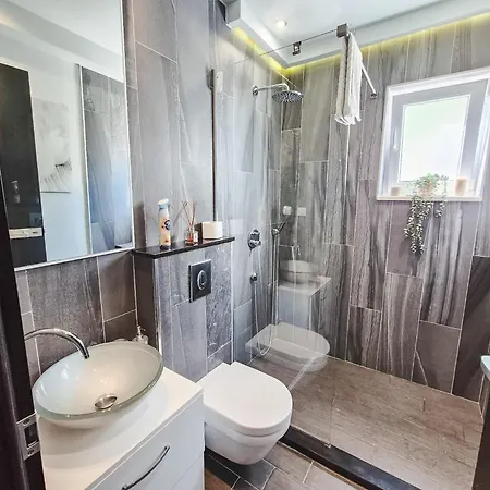 Lavilla - Two Bedroom With Balcony And Sea View Uti Apartmán Mlini