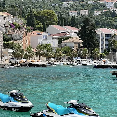 Lavilla - Two Bedroom With Balcony And Sea View Uti