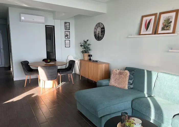 Lavilla - Two Bedroom With Balcony And Sea View Uti