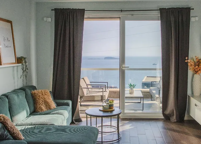 Lavilla - Two Bedroom With Balcony And Sea View Uti