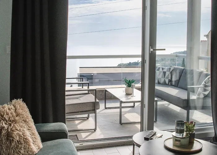 Lavilla - Two Bedroom With Balcony And Sea View Uti *