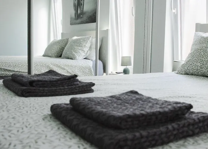 아파트 Lavilla - Two Bedroom With Balcony And Sea View Uti