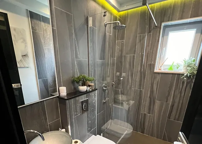 Lavilla - Two Bedroom With Balcony And Sea View Uti * 믈리니