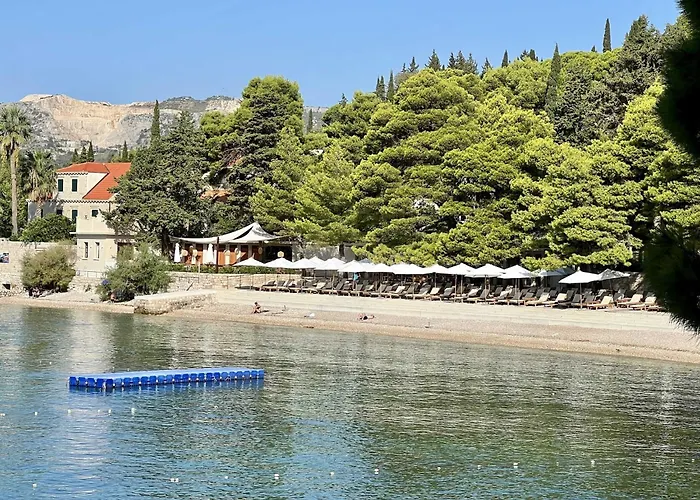 Apartment Lavilla - Two Bedroom With Balcony And Sea View Uti