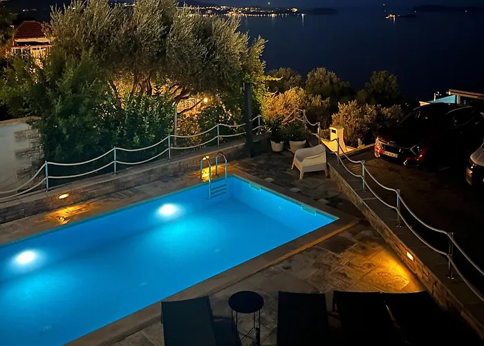 Lavilla - Two Bedroom With Balcony And Sea View Uti Mlini