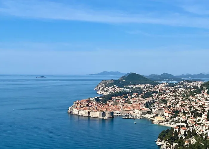 Apartment Lavilla - Two Bedroom With Balcony And Sea View Uti